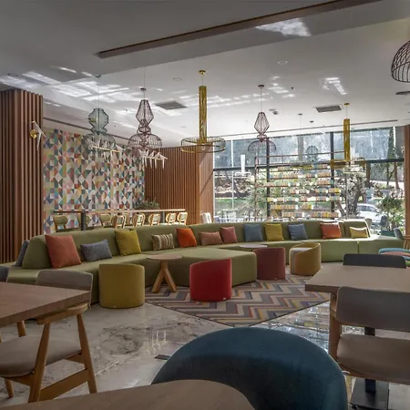 Hampton By Hilton מלון 3*