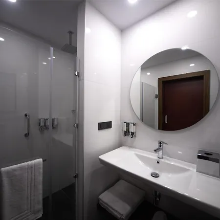 Hampton By Hilton מלון דניזלי