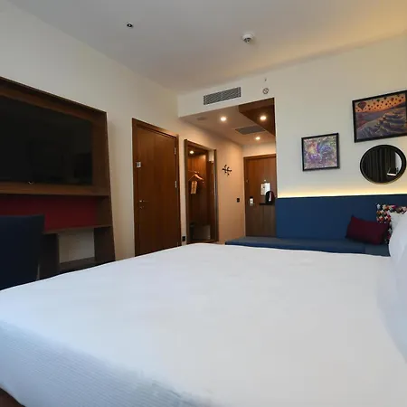 Hampton By Hilton מלון דניזלי