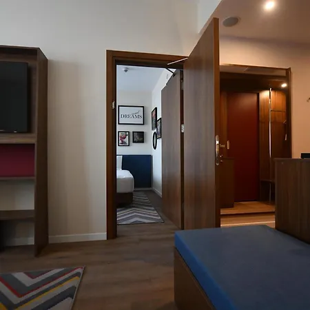 Hampton By Hilton 3* דניזלי